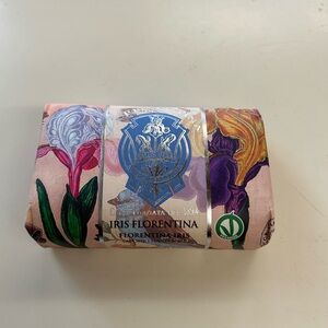 La Florentino Iris Florentina Floral Soap Bar - Pink & Purple
